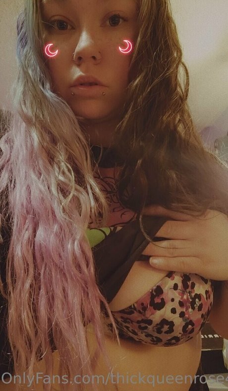 thickqueenrose420 nudes star pictures