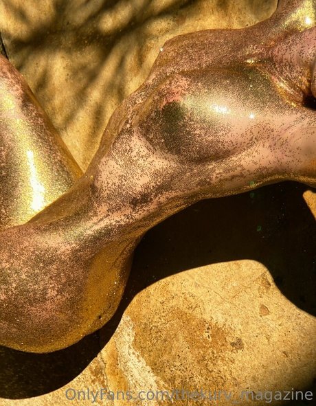 thekurv magazine pornstar sexy picture