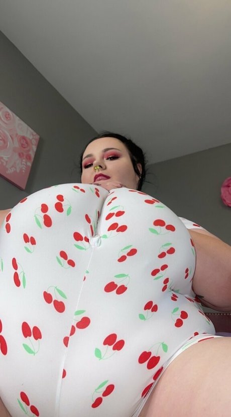 peytonthomasvip nude model pics