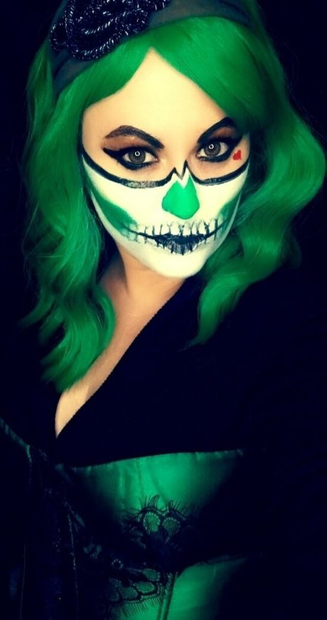 weirdartgirljo model erotic archive