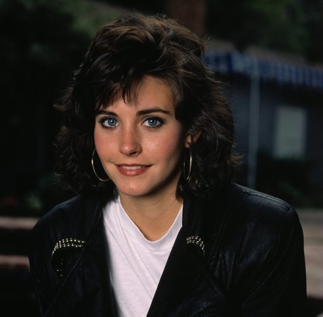 Courtney Cox Profile pic