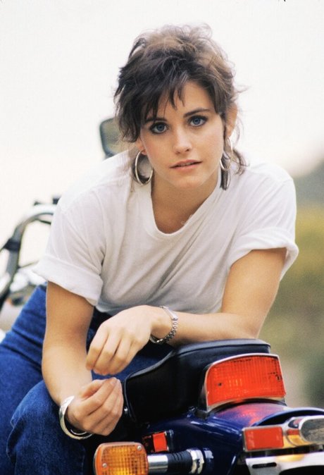 Courtney Cox model hd image