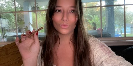 luckywithlola nude pornstar gallery