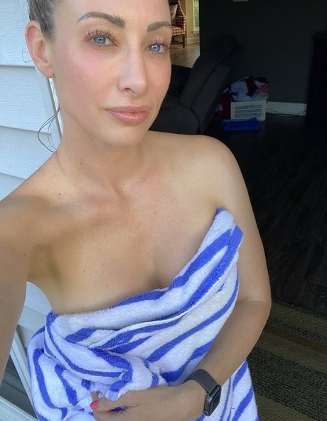 lauralaceyof sex model archive