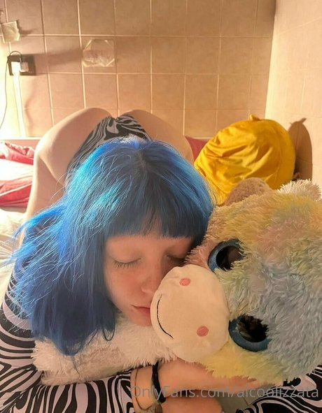 petite slut onlyfans top photo