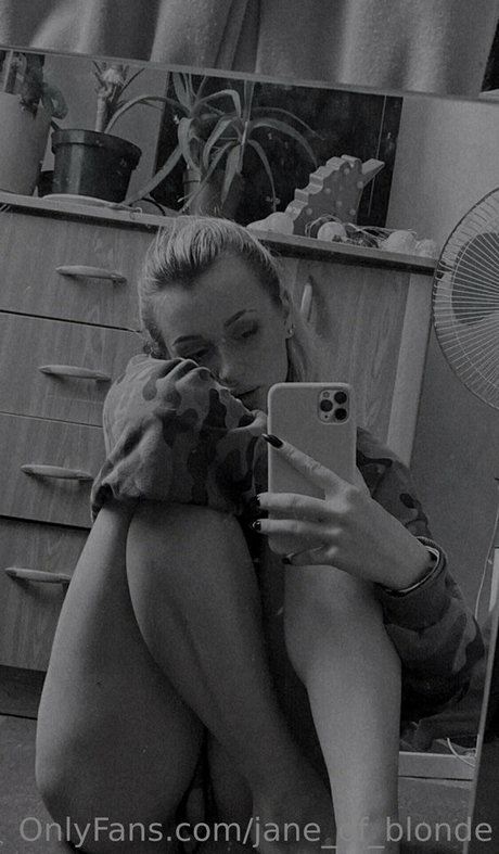 jane of blonde star naked img