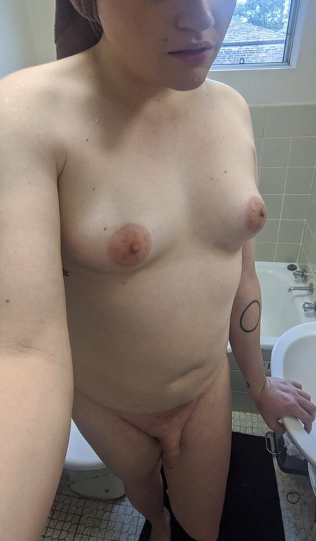 itsjunebug_ exclusive model galleries