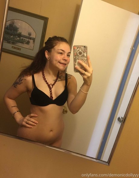 ciricesinsss model hot picture