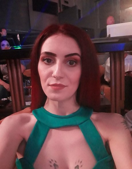 evabanefree nude model image