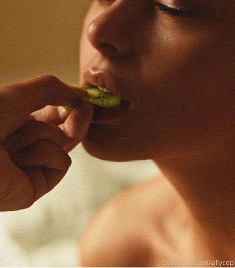 ceplia naked model photos