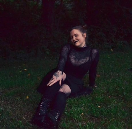 LoveLaurenn pornstar naked photos