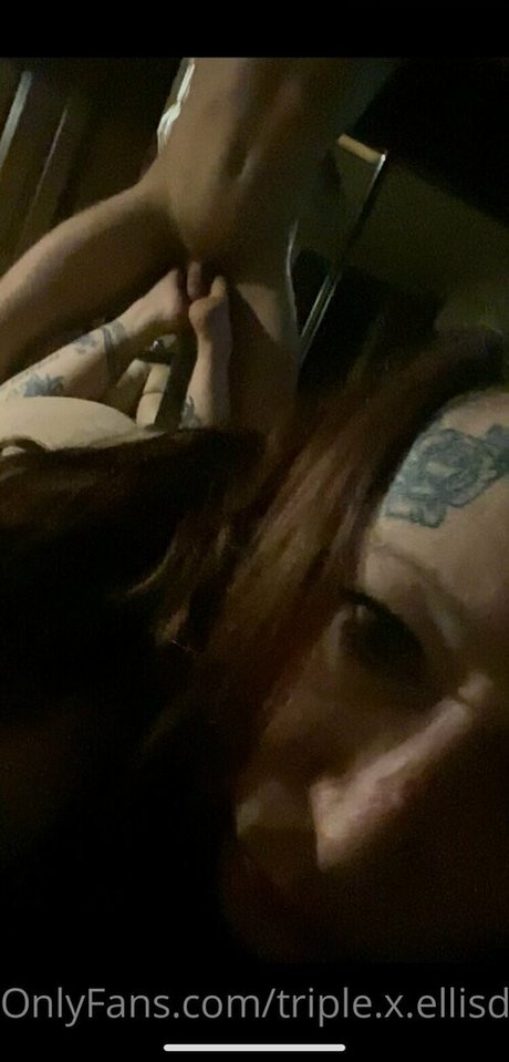 triple x ellisdee model art galleries