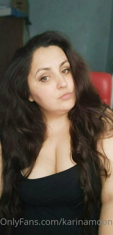 karinamoonn porn model picture