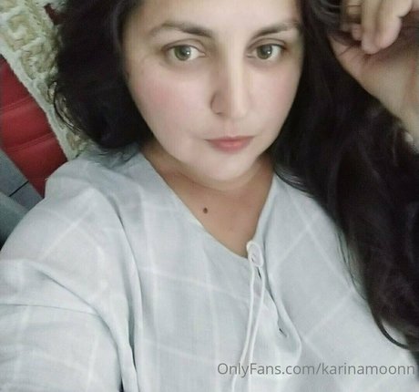 karinamoonn erotic pornstar image