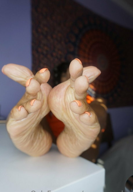 essencesoles sexy actress photos