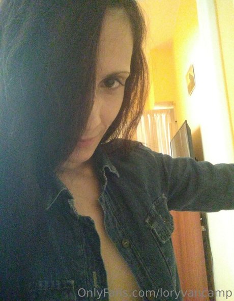 loryvancamp model pornographic photo