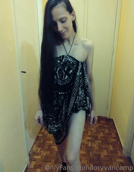 loryvancamp model pretty pic