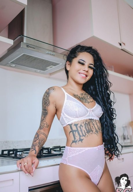 Valentina Naomi hot pornstar photo