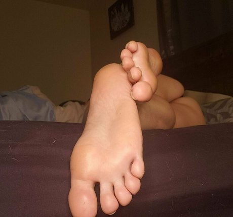 sassylittlefeet pornstar pic