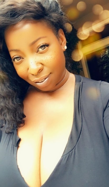 vanessablue erotic model galleries