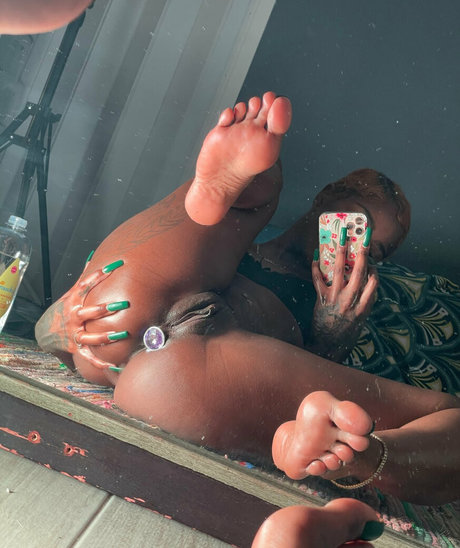 Zaria Linton model pornographic photo