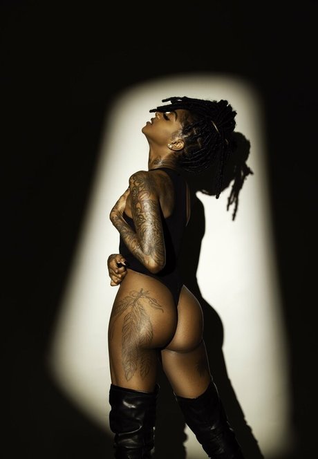 Zaria Linton pornstar nice images