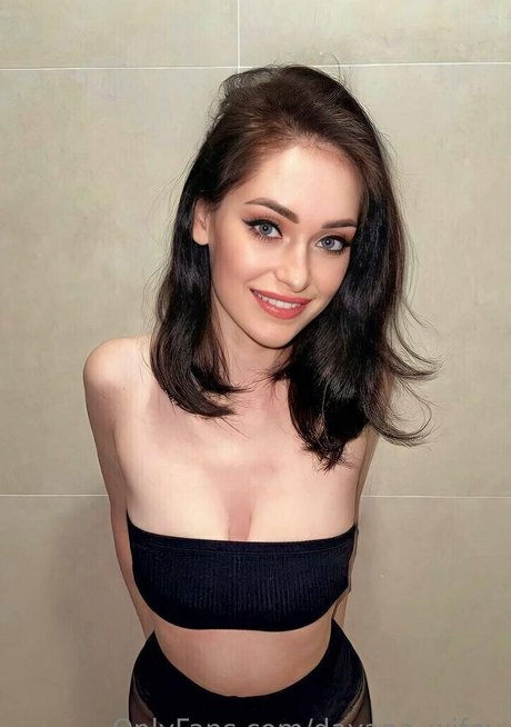 dayana wifey model pic