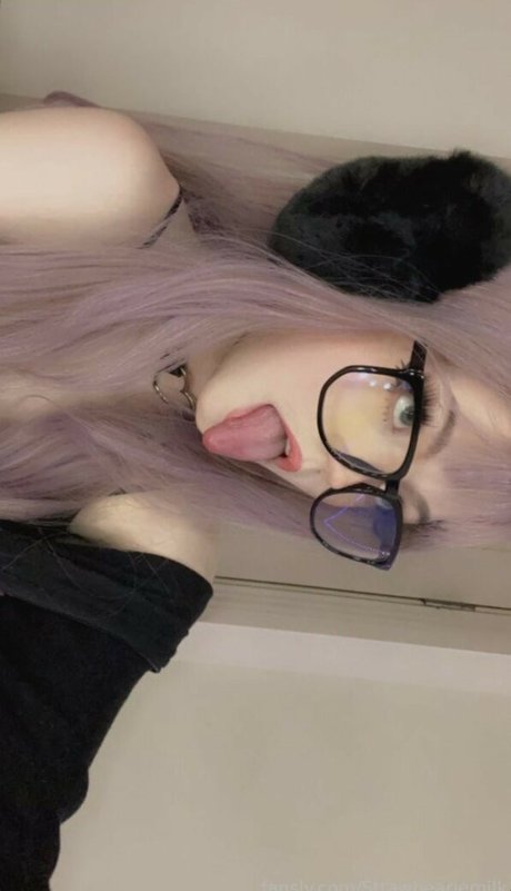 Strawberrymillk high quality pornstar picture