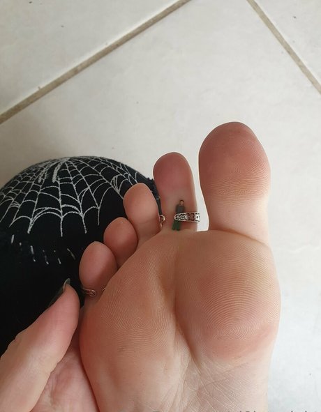 vi0let night nice actress pic