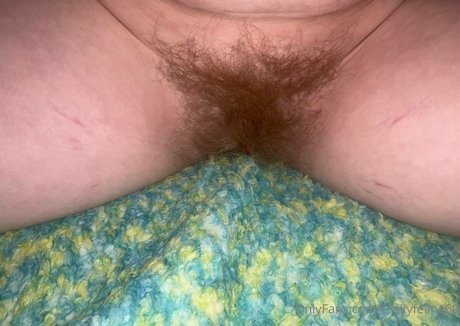 friskyfeline69 model pornographic photo