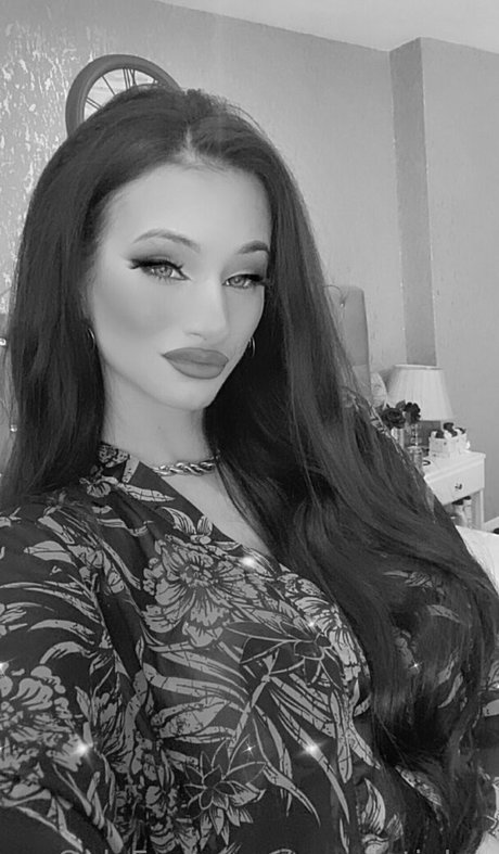 emmietinker model nude archive