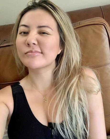 Gina Darling pretty actress pic