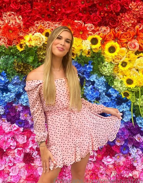 msellavatrap pornstar adult pics