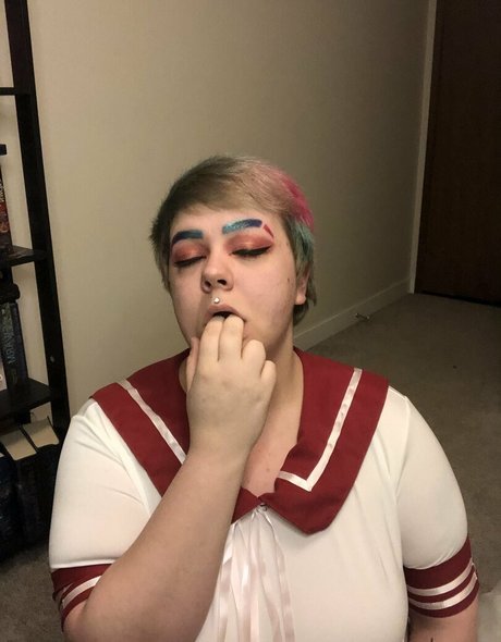 mainsqueez3free model pornographic photos