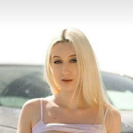 denyandelly model nude gallery