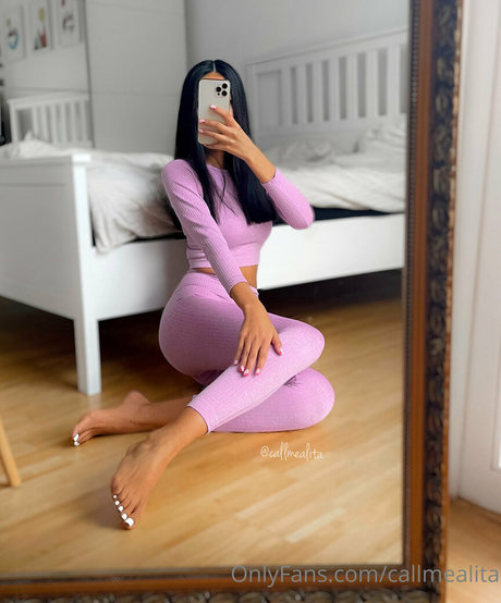 Callmealita pornstar adult image