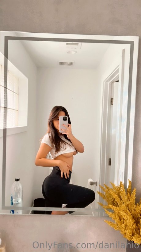 Dani Lanio star pretty archive