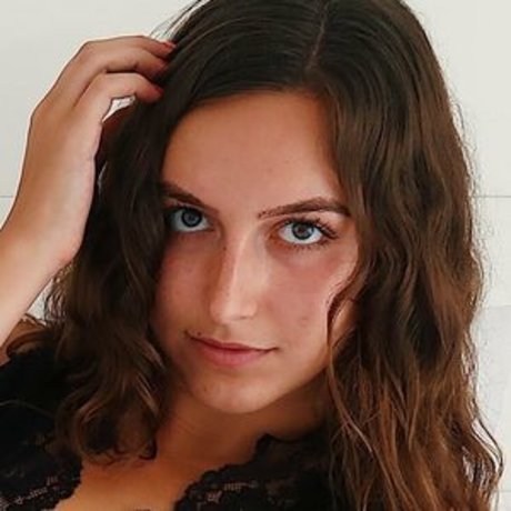 hang with bre model nude image