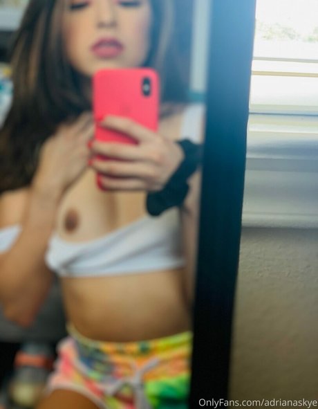 AdrianaSkye exclusive star photo