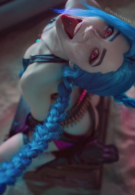 miakanayuri model hot images