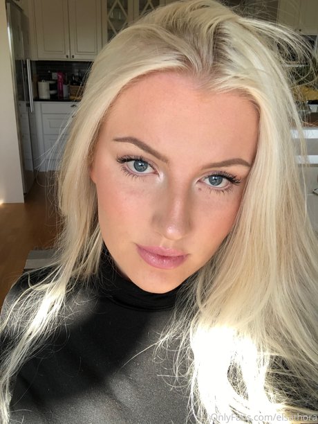 Elsathora sex pornstar image