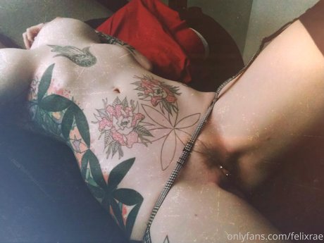 Felix Rae sexy star pic