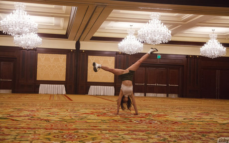 Riley Summers naked model pics