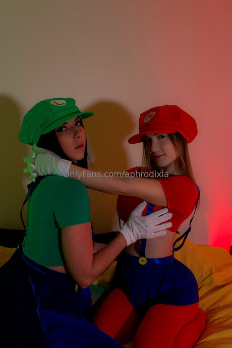 Aphrodixia model nice pictures