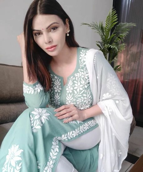 Sherlyn Chopra beautiful star pictures