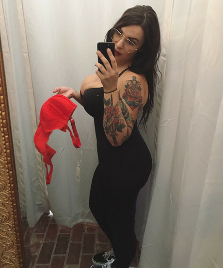 Bailey Arber model adult gallery