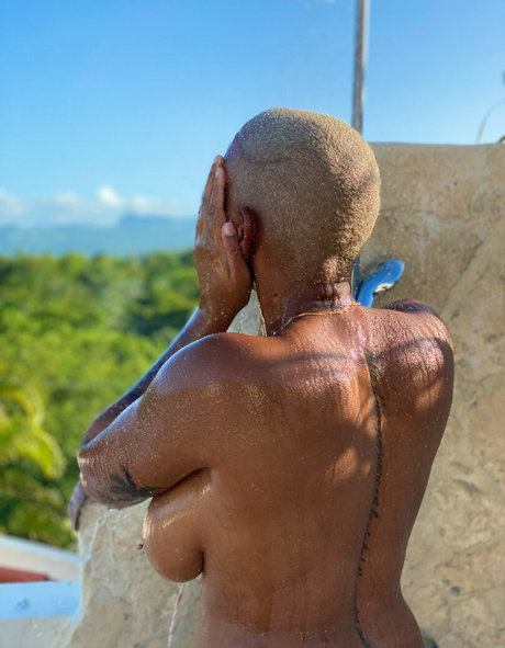 AllynRa model pornographic gallery