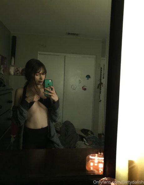 DaintyDalish erotic actress pictures