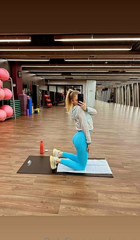 brunette bunny onlyfans xxx pics