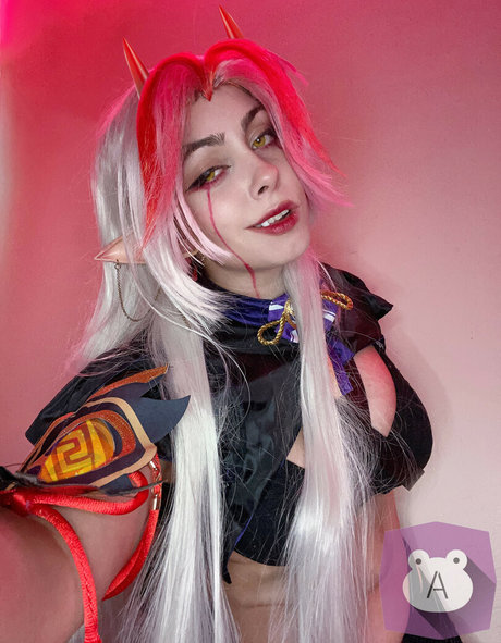 _akanecosplay_ naked actress img